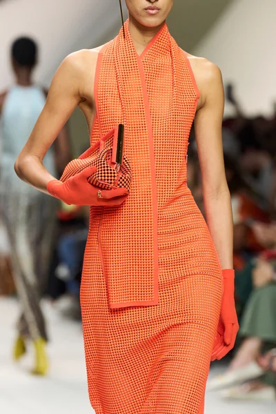 Look 68